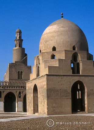 p52090-cairo-mosque_of_ahmad_ibn_tulun.jpg
